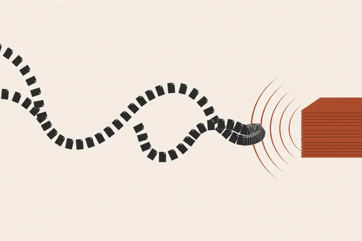 抽象编辑风插画：深灰色长条文档流在陶土红色弧线中被压缩成整齐的色块堆叠，象征长会话被压缩为摘要